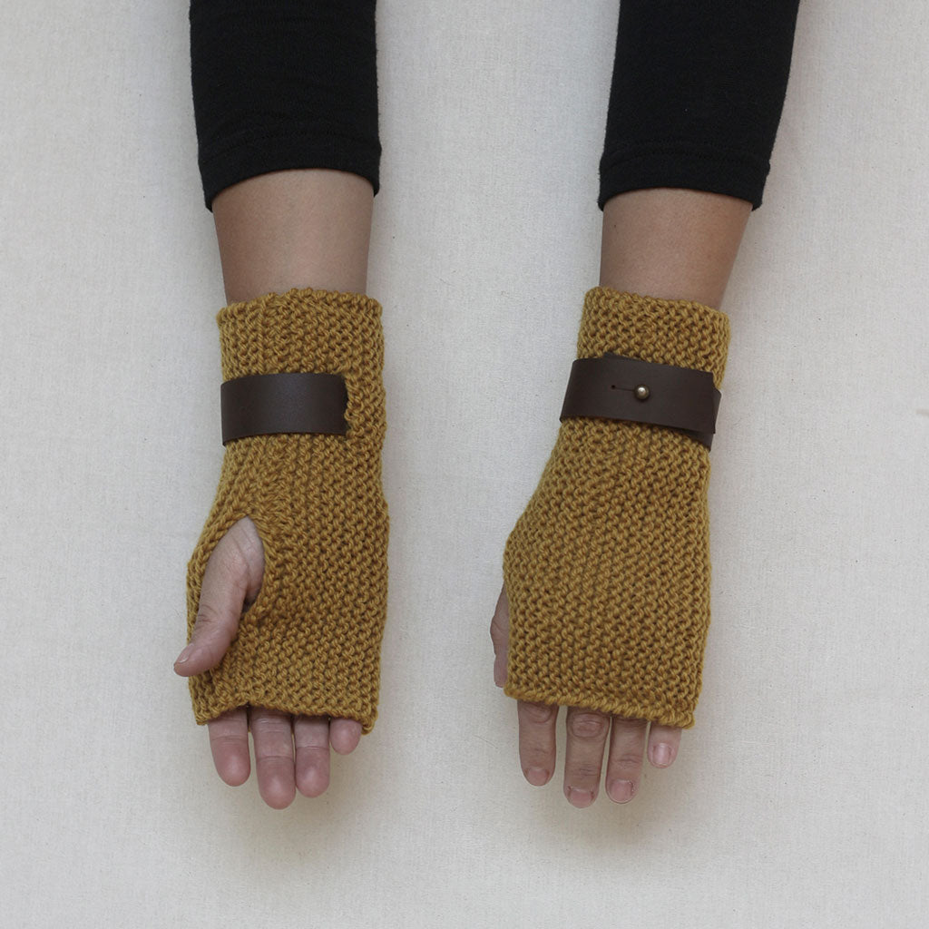 Guante mitón de lana mostaza