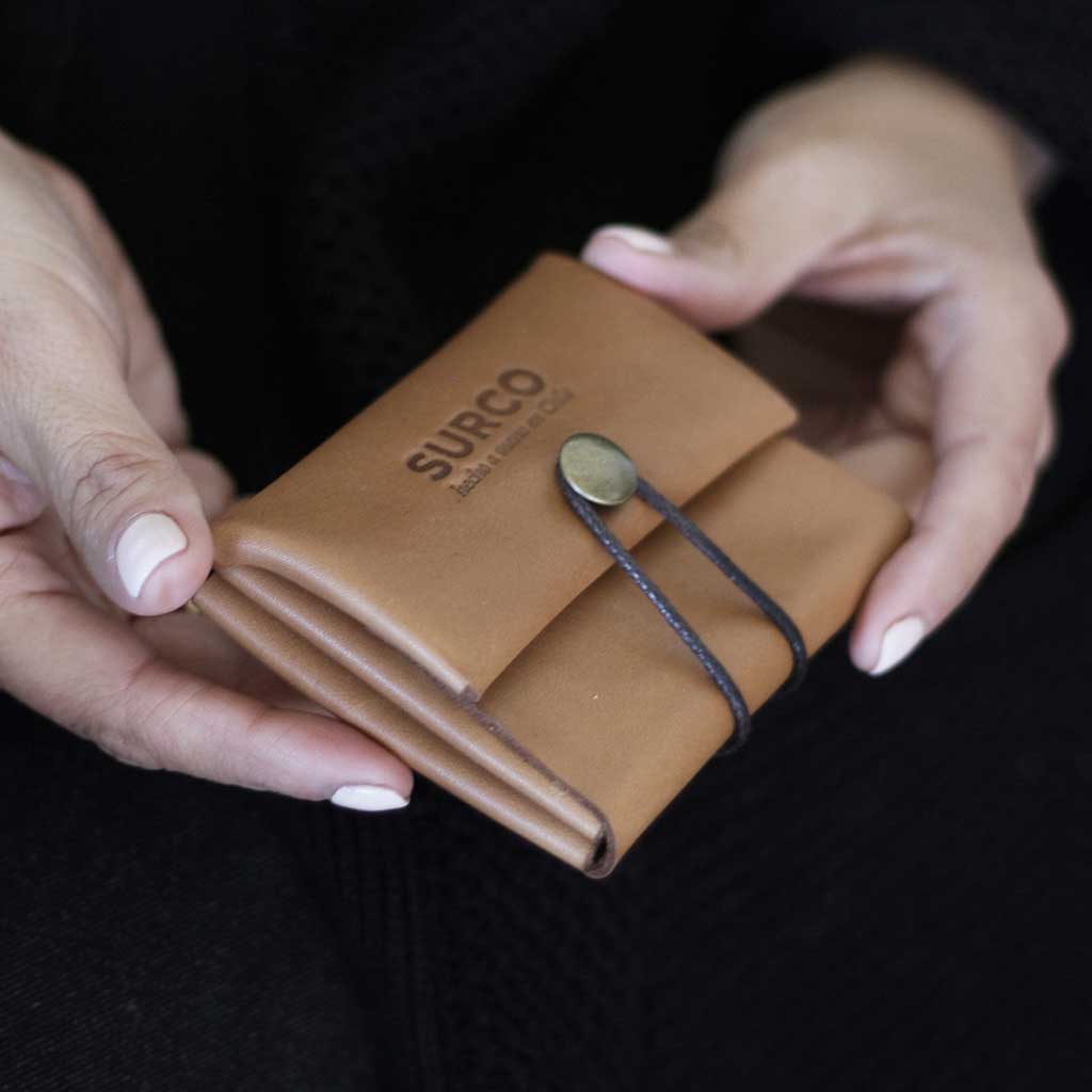 Billetera compacta de cuero