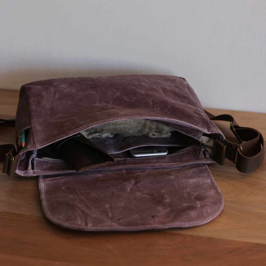 Fish Bag, bolso de algodón encerado y tintes naturales