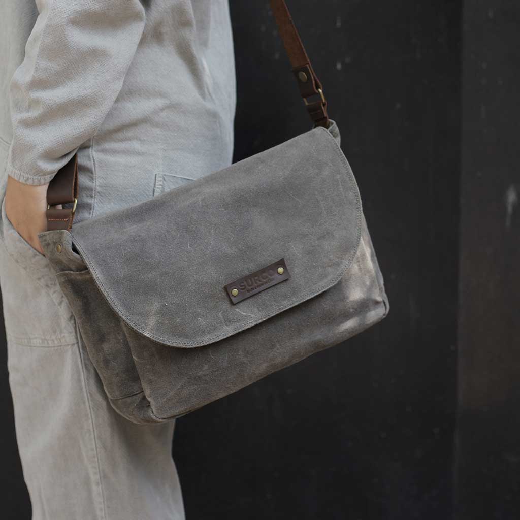 Fish Bag, bolso de algodón encerado y tintes naturales