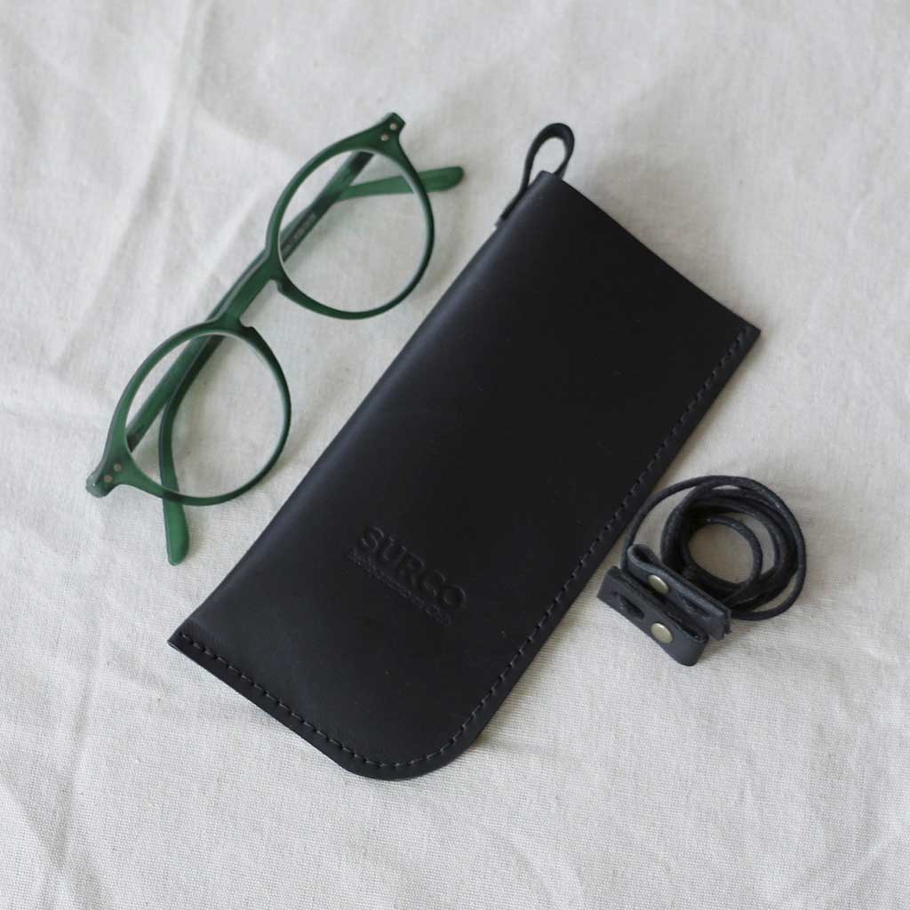Estuche funda de cuero negro para lentes o anteojos