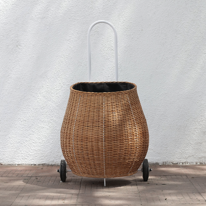 Globo: carro de arrastre tejido en mimbre