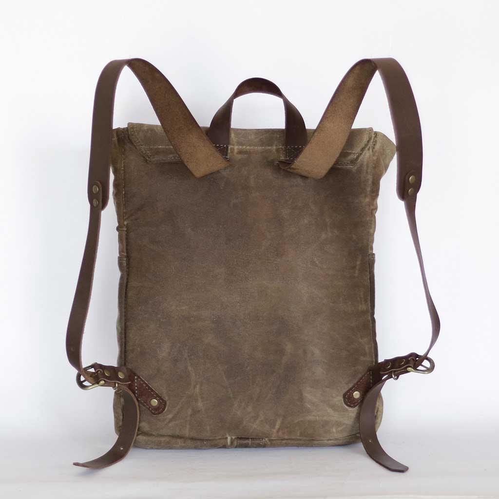 Mochila de algodón encerado detalle posterior