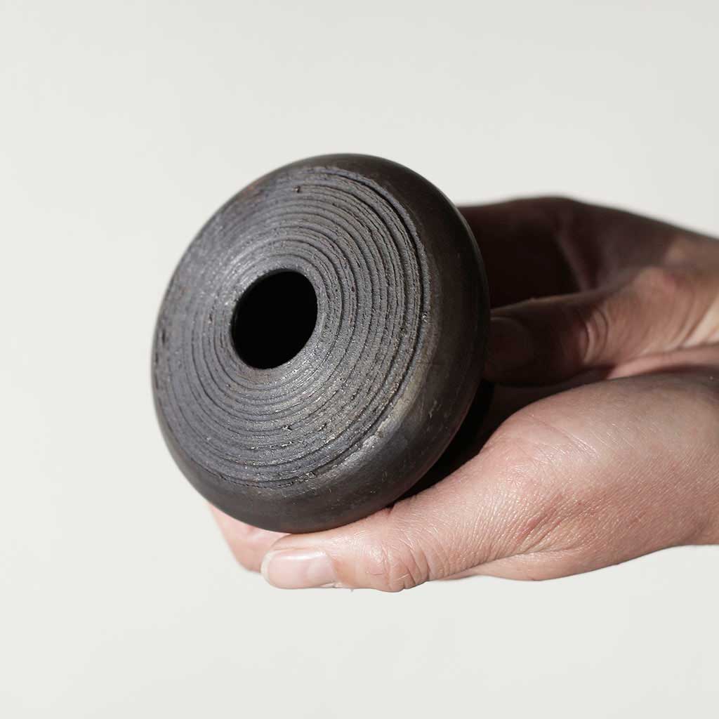 Percha para muro de greda ahumada