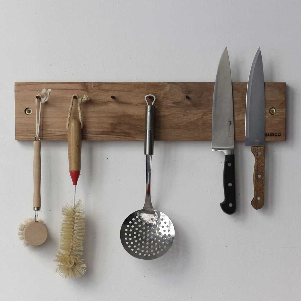 Tabla colgador de madera para utensilios de cocina