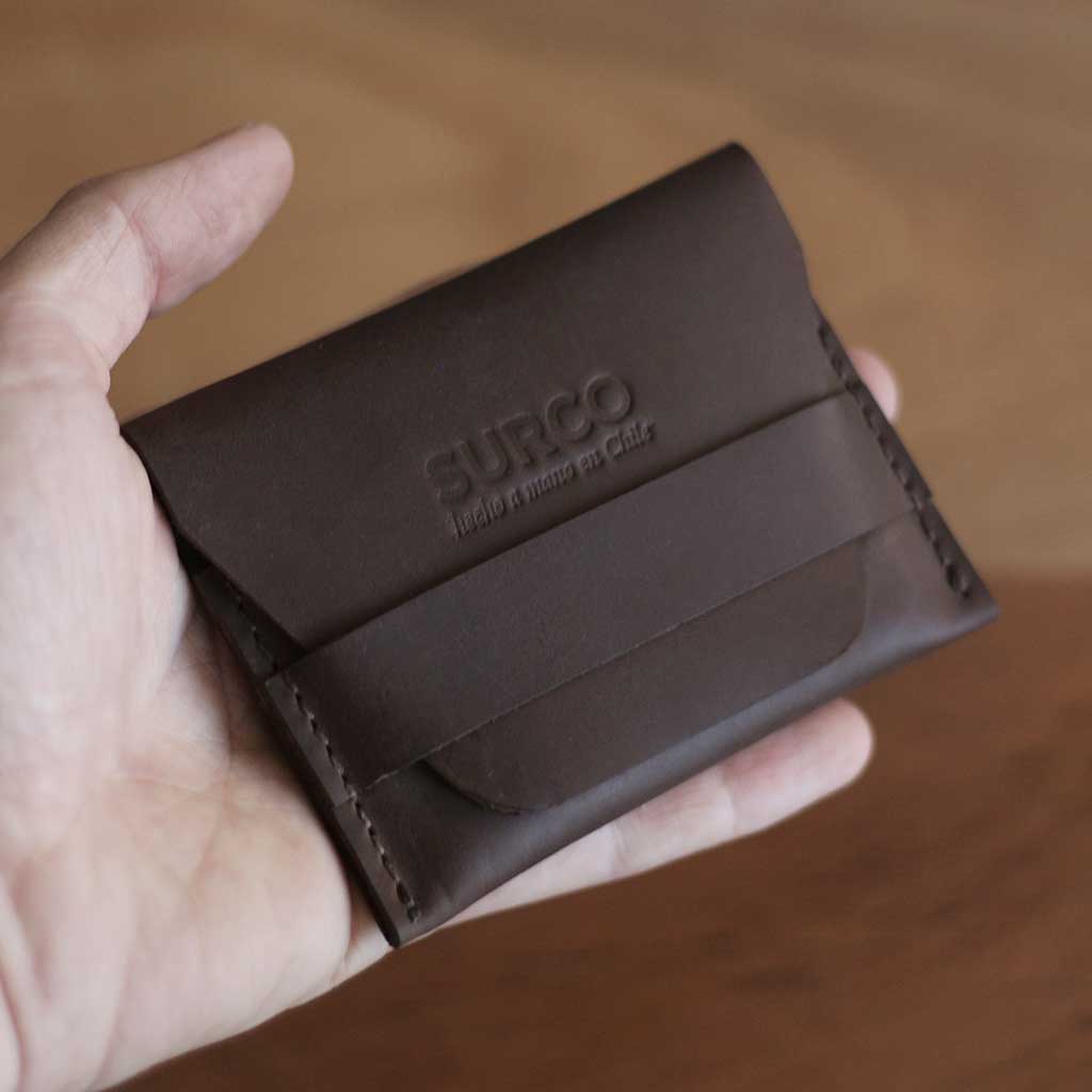 Tarjetero y billetera porta documentos de cuero café moro