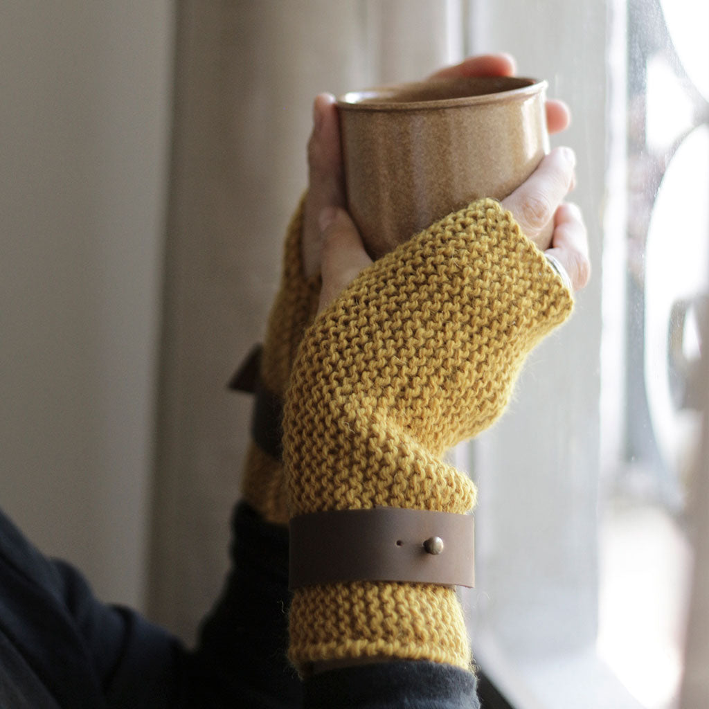 Guante mitón de lana con tasa de café