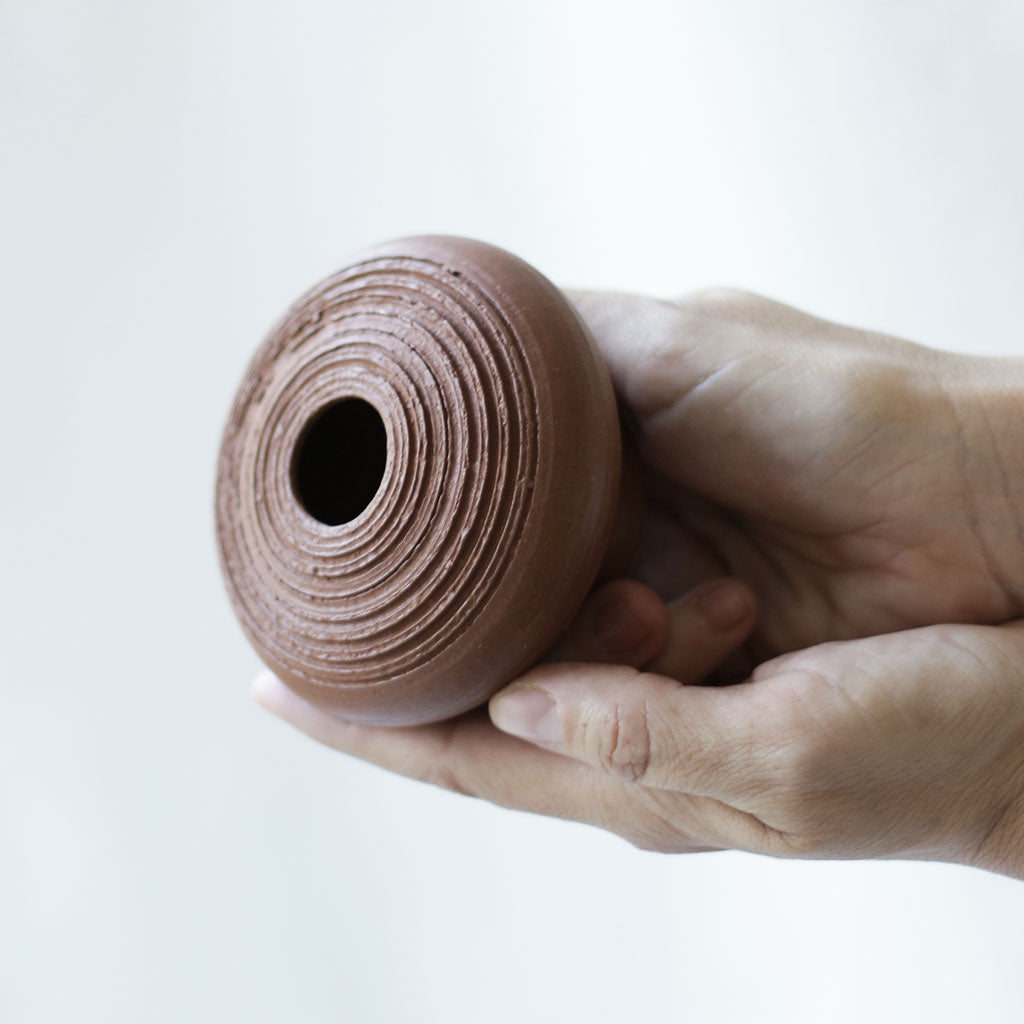 Clay Dots: Set de perchas de greda hechas a mano