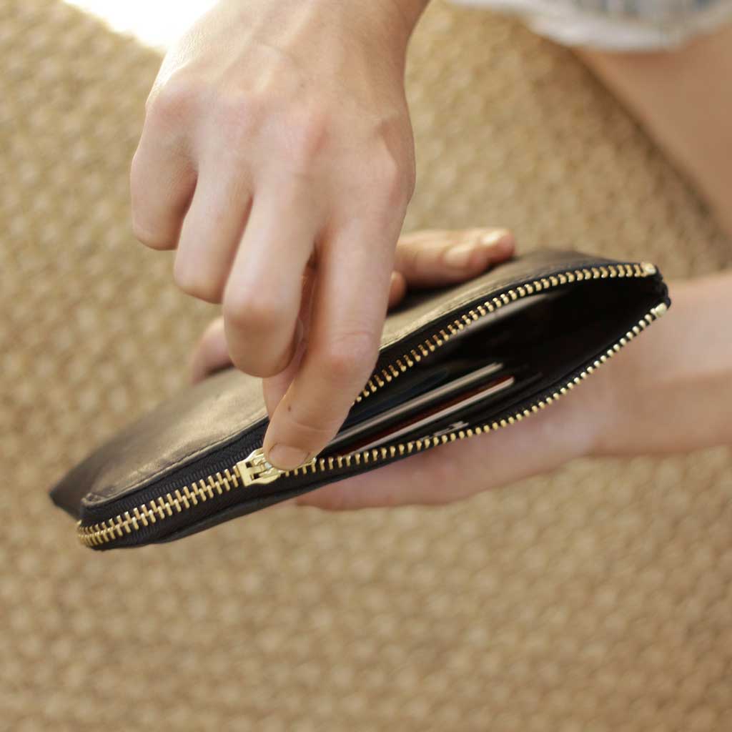 Billetera de mujer con tarjetero hecha en cuero 