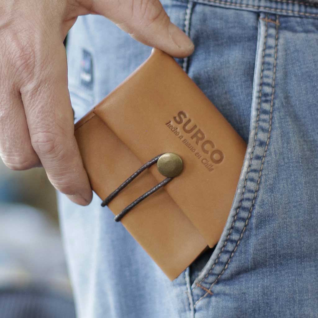 Billetera compacta de cuero café