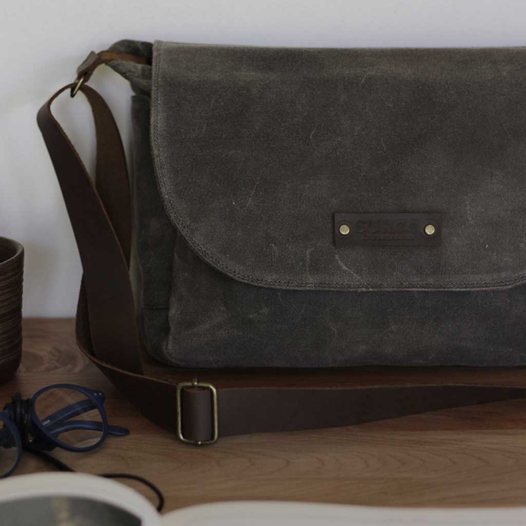 Fish Bag, bolso de algodón encerado y tintes naturales