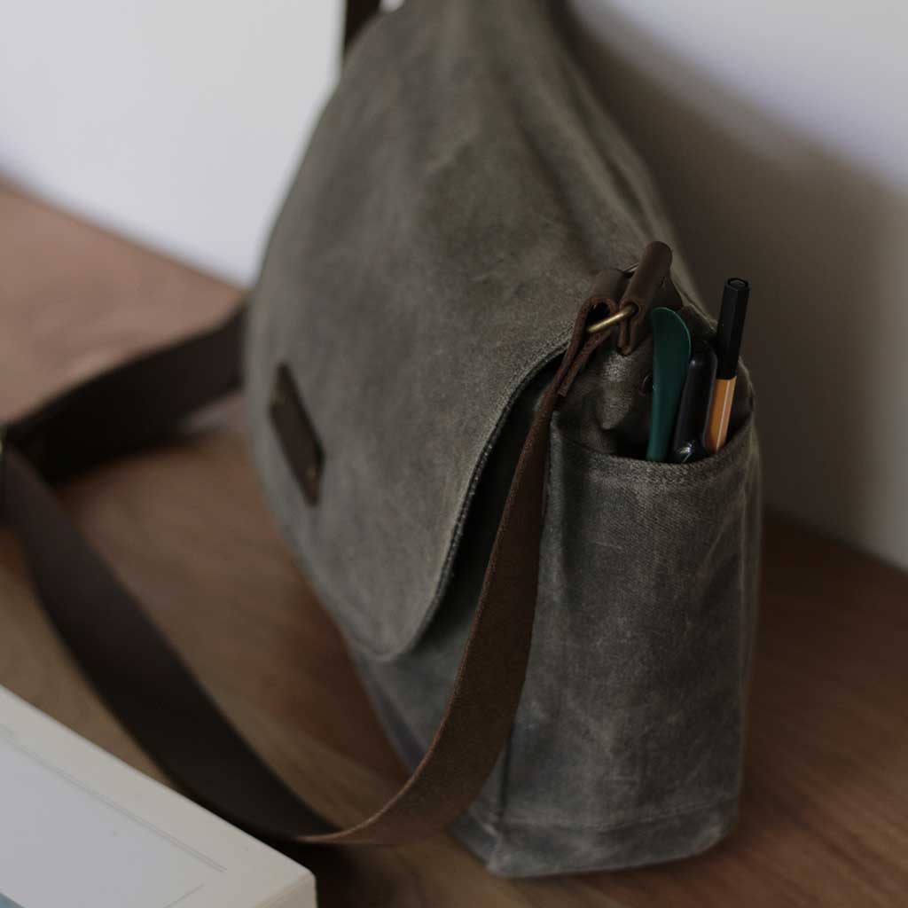 Fish Bag, bolso de algodón encerado y tintes naturales