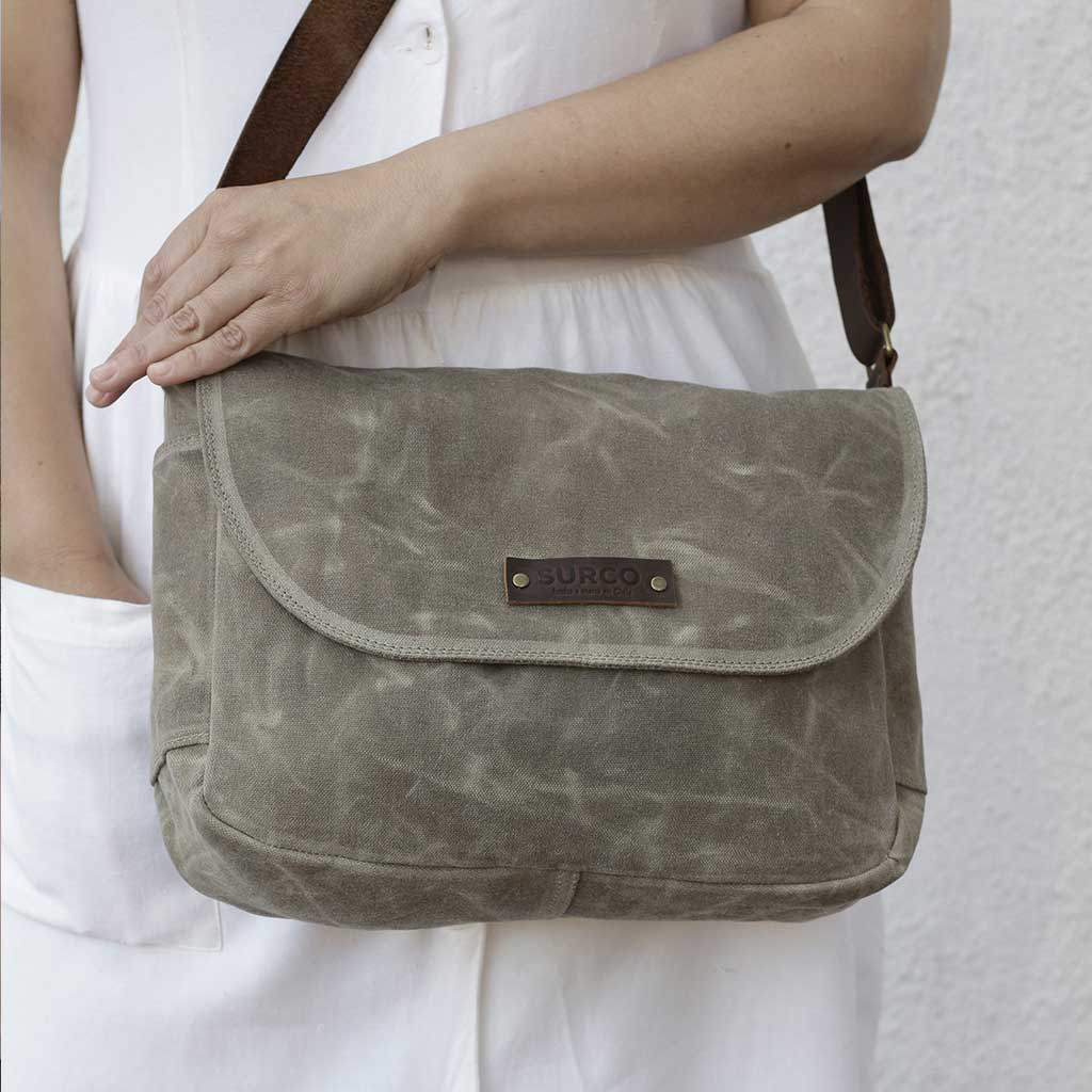 Fish Bag, bolso de algodón encerado y tintes naturales