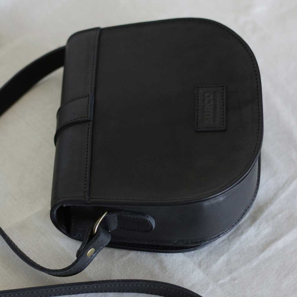 Pequeña Pescadora: Cartera-Bandolera de cuero