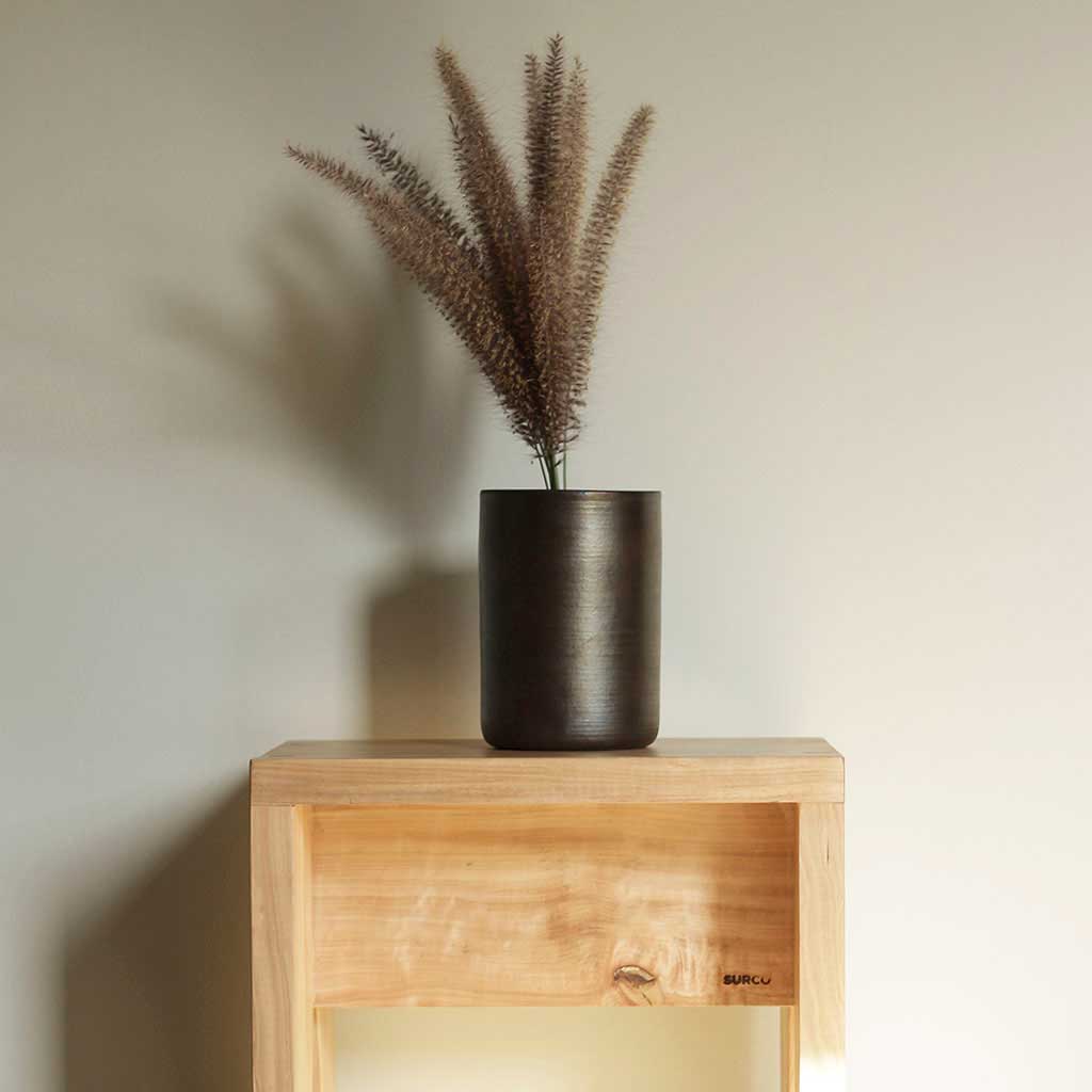 Cucharero o florero de greda 