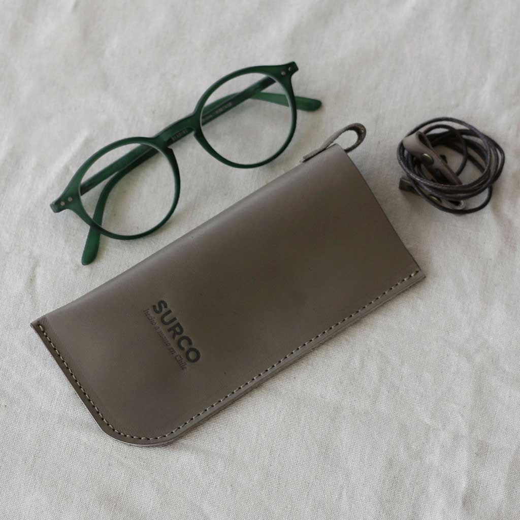 Estuche funda de cuero gris olivo para lentes o anteojos 