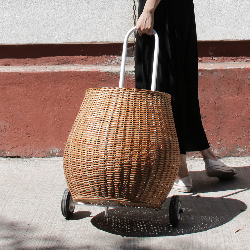 Globo: carro de arrastre tejido en mimbre