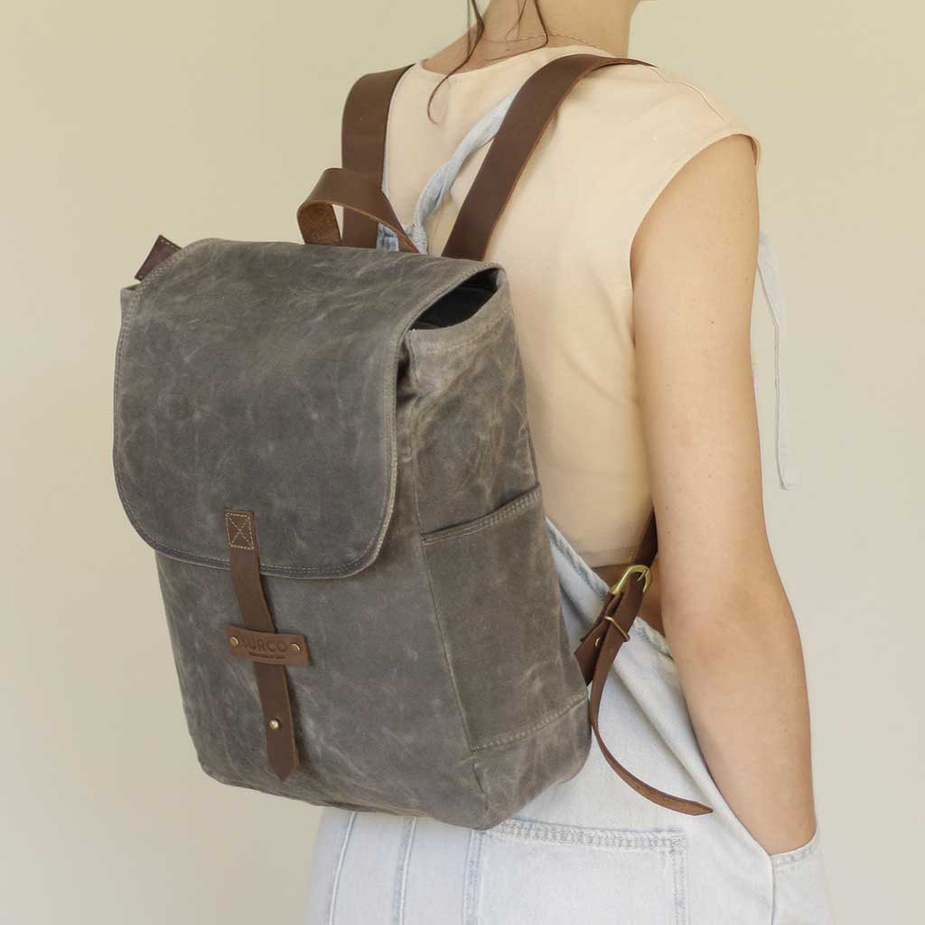 Mochila de algodón encerado gris