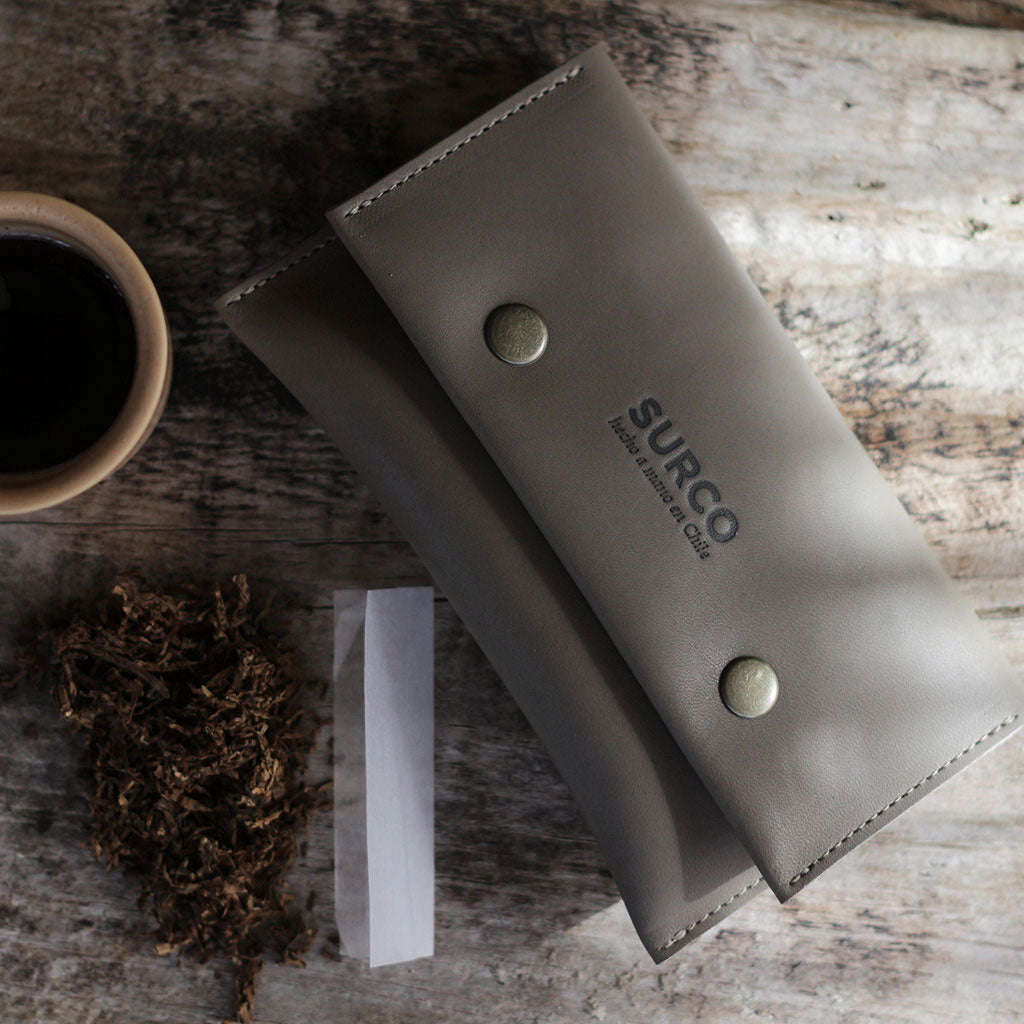 Tabaquera de cuero gris olivo