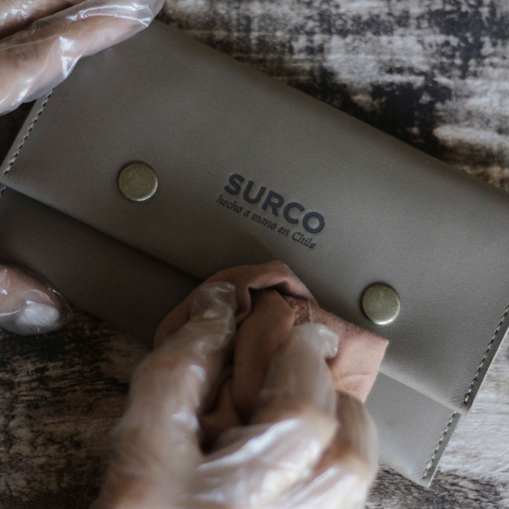 Tabaquera de cuero gris olivo