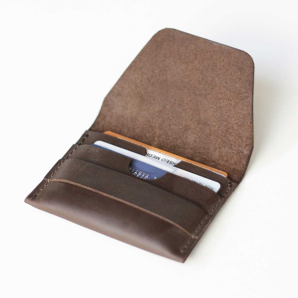 Tarjetero y billetera porta documentos de cuero café moro