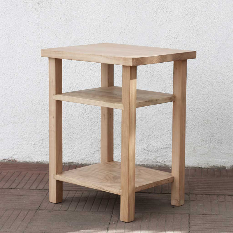 Velador y mesa lateral en madera nativa